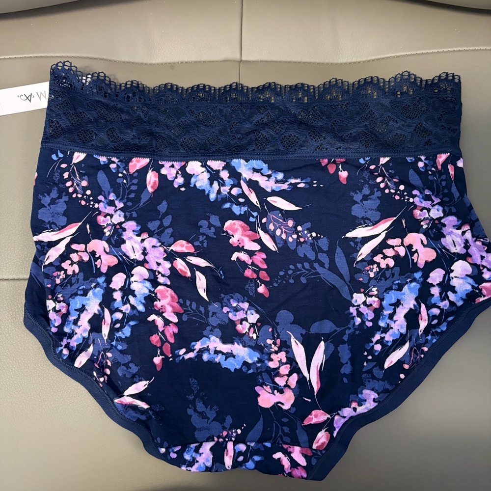 BNWT LOT OF 4 SOMA EMBRACEABLE SUPER SOFT ENCHANTING LACE BRIEFS NAVY MEDIUM (M) - Picture 9 of 14